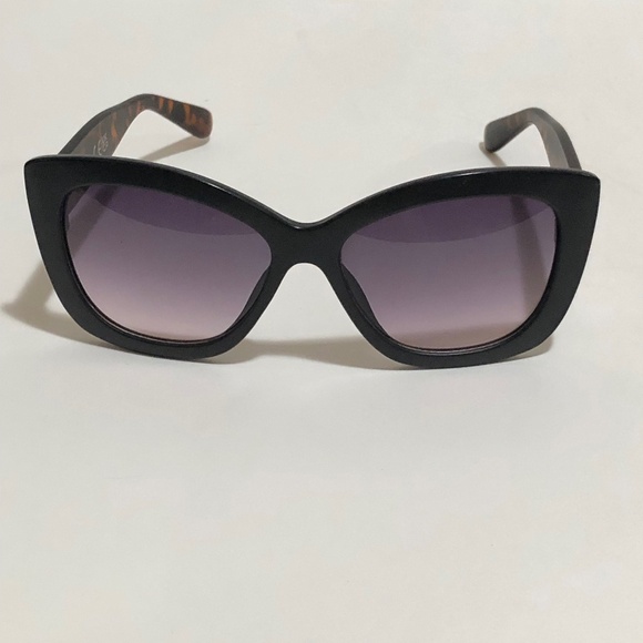 Tahari Tortoise Shell Sunglasses - Picture 1 of 7